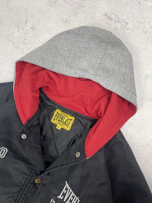 Чорний вінтажний дутий бомбер everlast з капюшоном