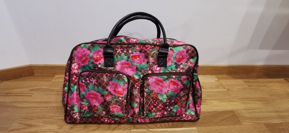 Zestaw podróżny torba +kosmetyczka w kwiaty, malutka w kwiaty +gratis