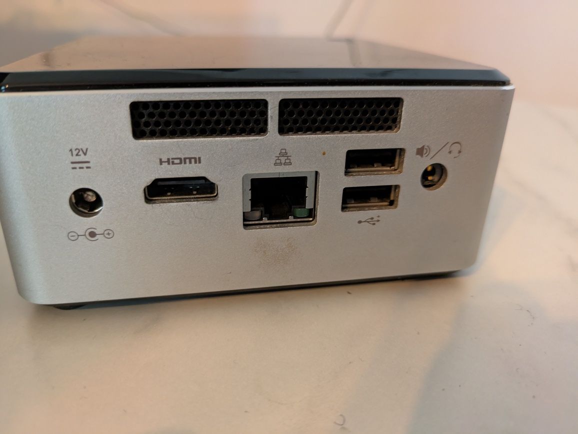 Intel NUC DN2820FYKH