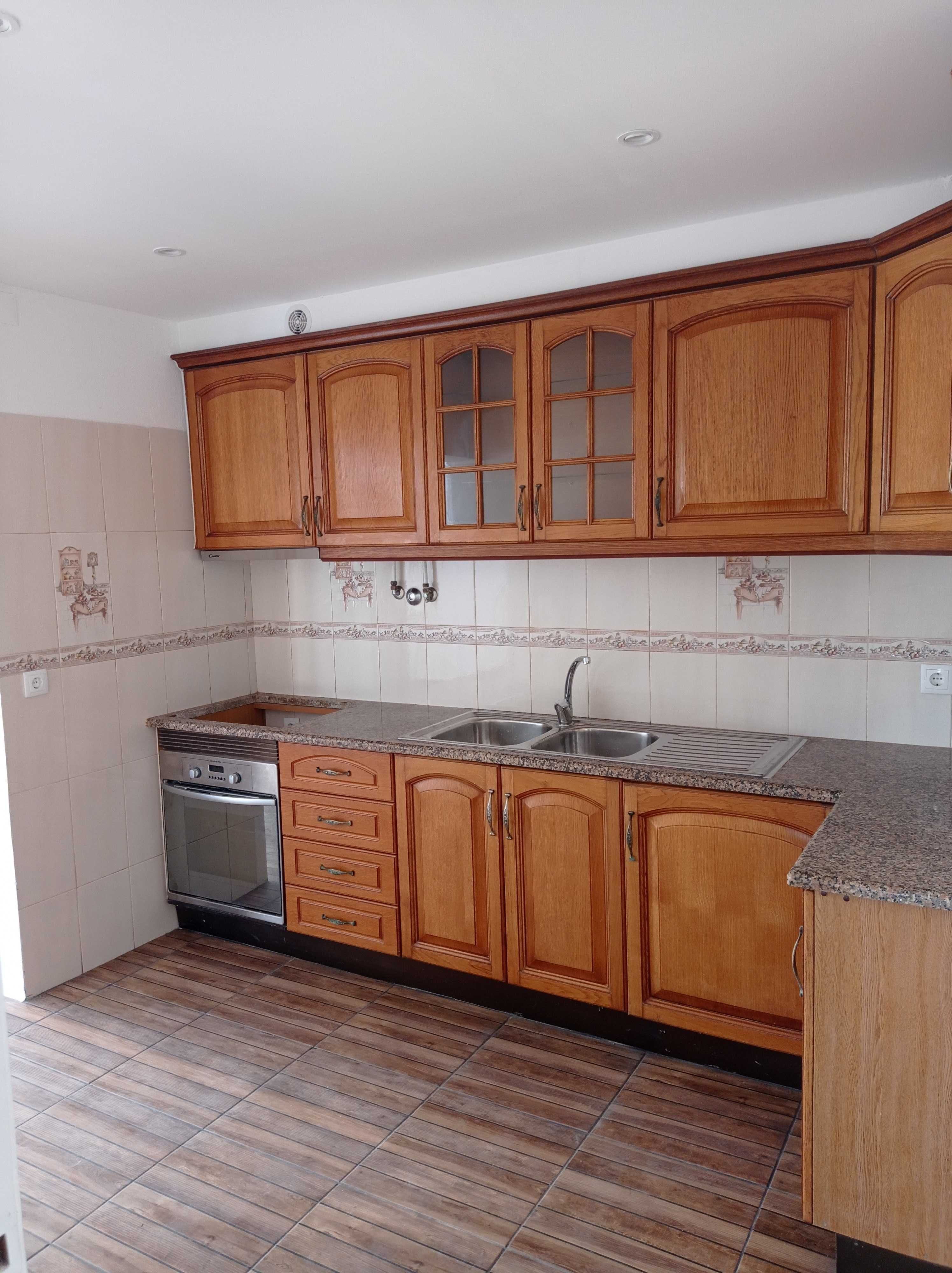 90m2 - Casa renovada 2024 – ar condicionado – aluguer anual