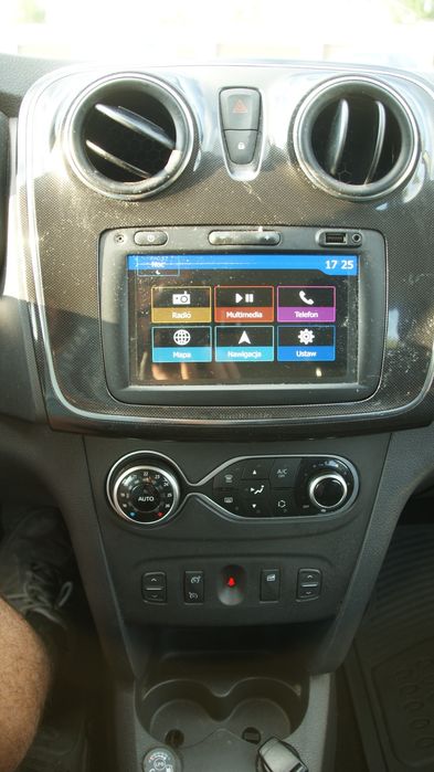 Dacia Sandero 1.0tce LPG , bogata wersja, czujniki parkowania