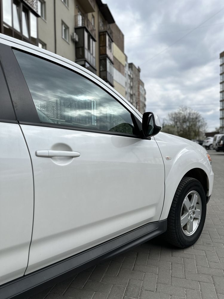 Mitsubishi Outlander 2010 2.3 дизель