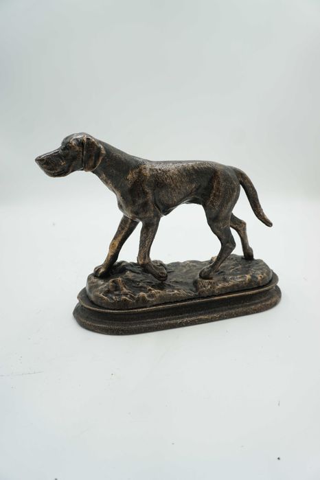 żeliwna figurka pies gończy