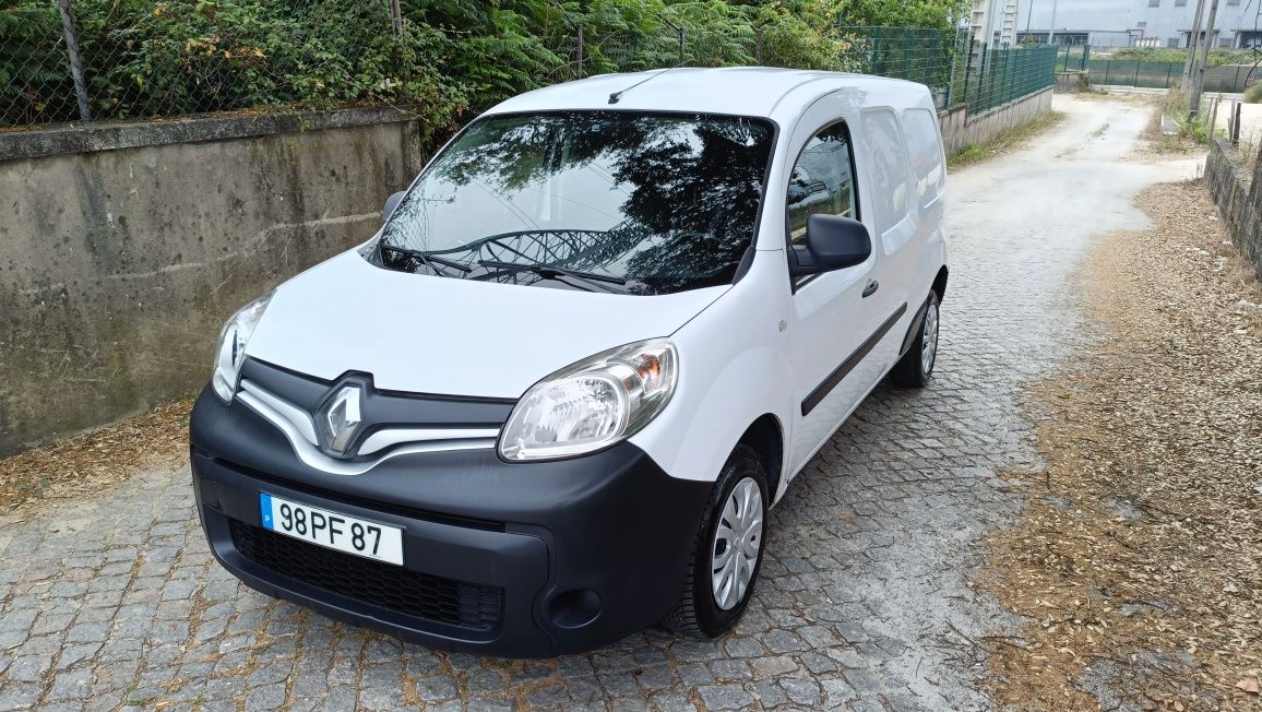 Renault Kangoo Maxi longa (caixa 2.10m)