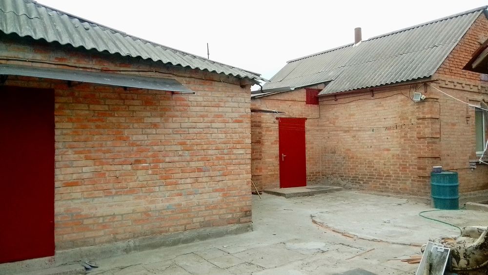 Продам два дома на одном участке по цене одного всеми удобствами. В Кр