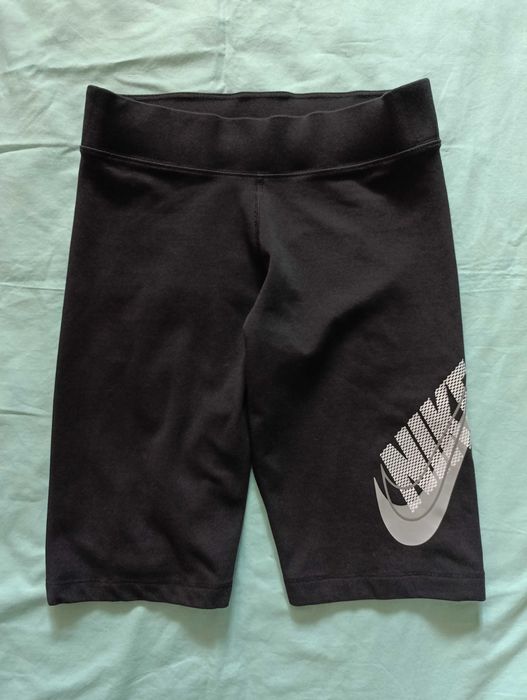 Шорти, велосипеди спортивні жіночі Nike
