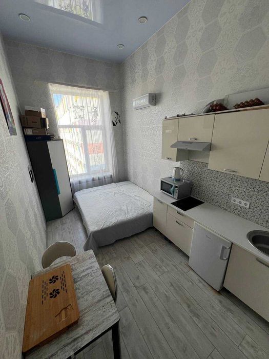 Продам 1 к - гостинку Бестужевские сады Фр бульвар метро Защ Украины