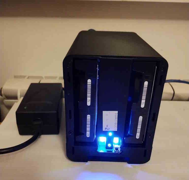 Serwer plików D-Link DNS-323 plus 2 dyski po 2 TB