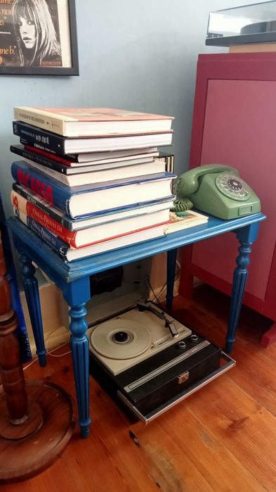 Móvel vintage aparador (oferta de mesa na compra do móvel)