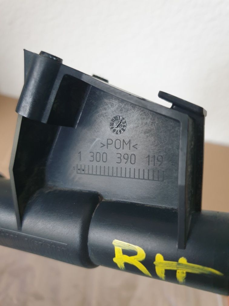 pompka spryskiwacza lampy prawej volvo v50 s40 c30  2006 -09