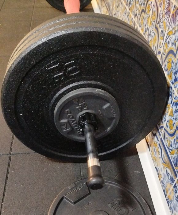 Barras de musculação 28mm com discos e bloqueadores