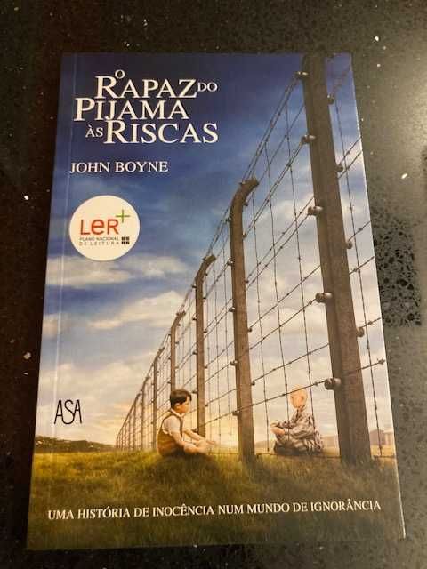 Livro O Rapaz do Pijama às Riscas de John Boyne - NOVO