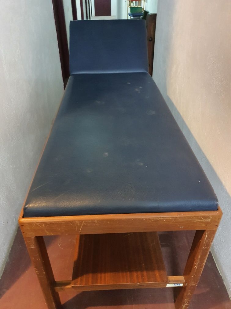 Vendo essa marquesa em otimo estado com umas marcas ve se nas fotos ,c