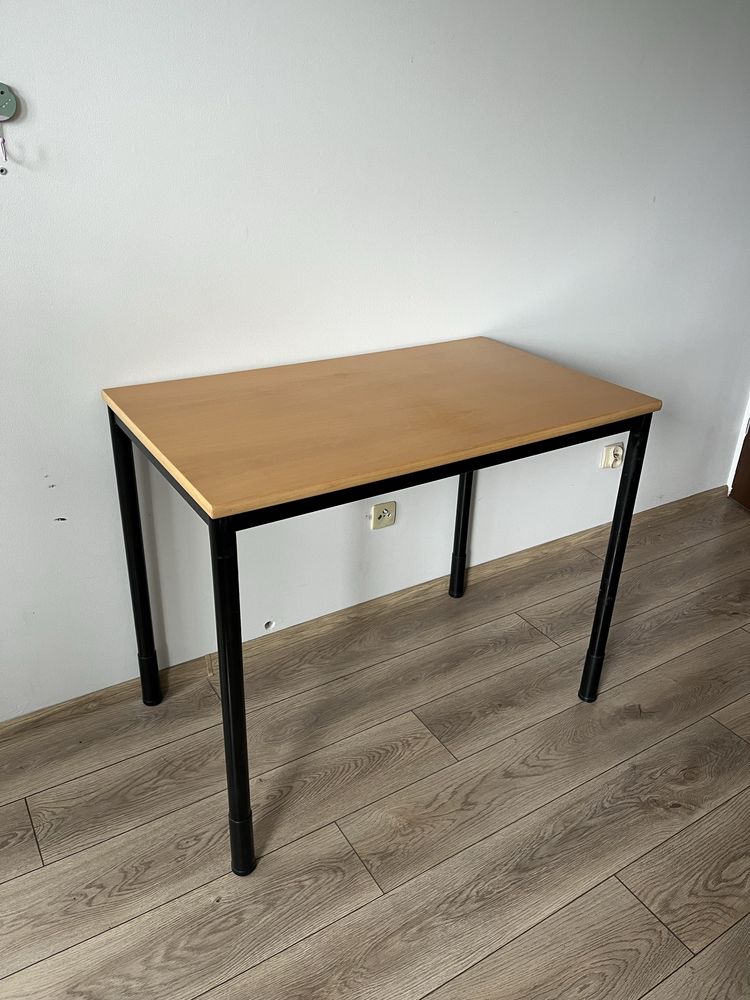 Sprzedam biurko w bdb stanie