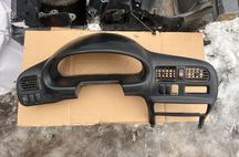 Торпеда консоль рамка mazda 323 BA мазда накладка декоративная