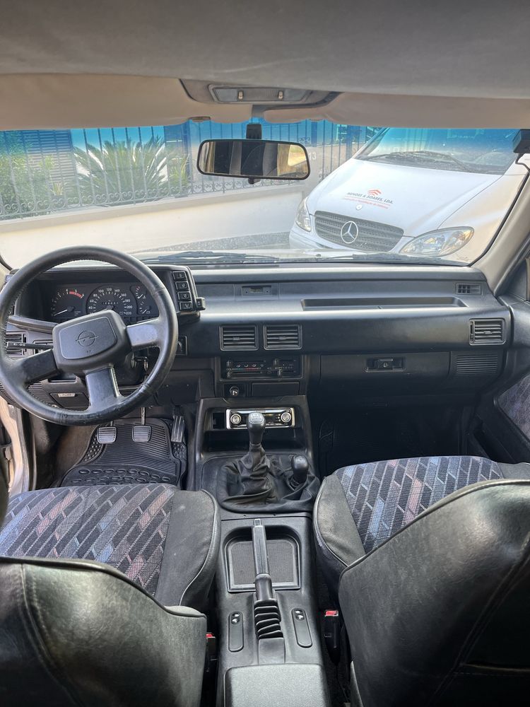 Opel Frontera 2.8