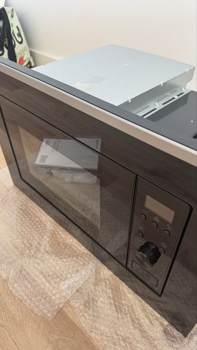 Micro-ondas Encastre ELECTROLUX 20L NOVO