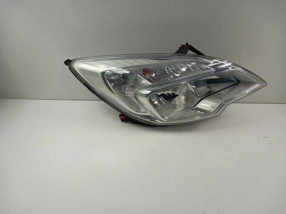 Opel Meriva B Lampa Przód Prawa