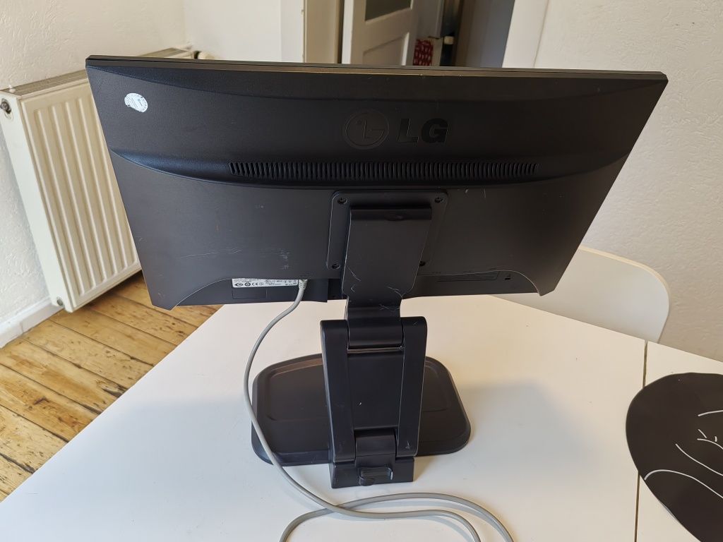 Sprzedam monitor LG