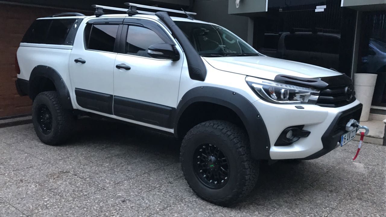 Toyota Hilux nadkola poszerzenia nadkoli błotników