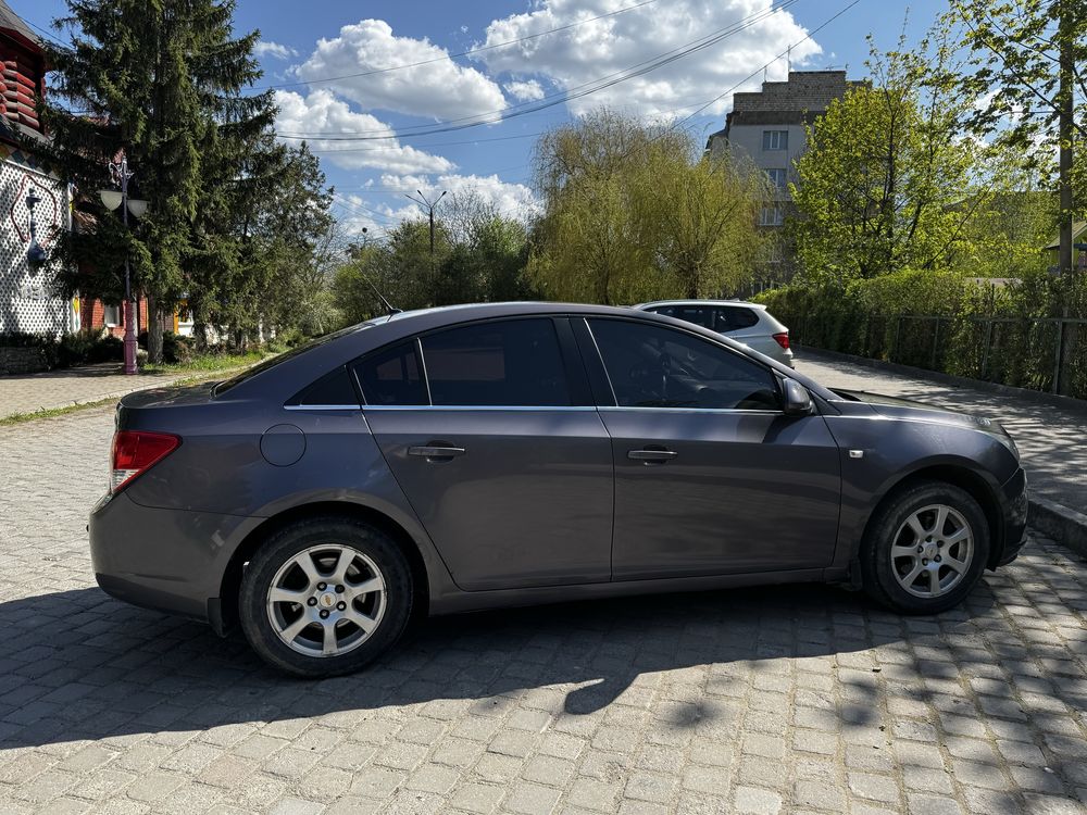 Chevrolet Cruze LS 2011 2.0 дизель