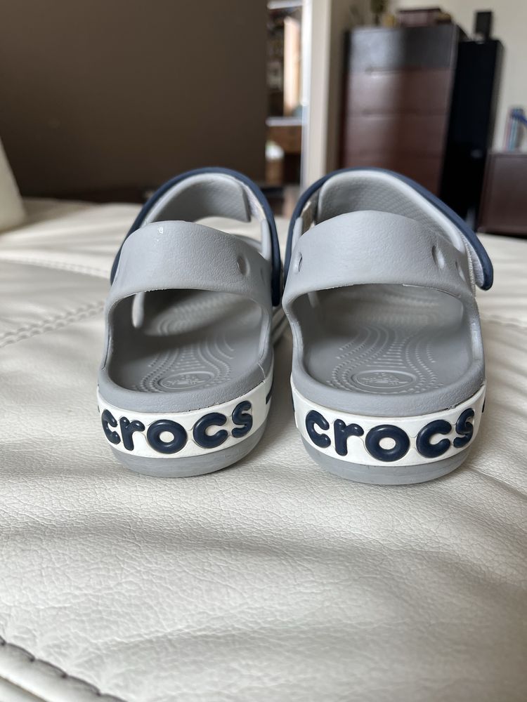 Sandałki crocs j3