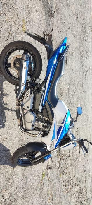 Suzuki GSR 250 Японець