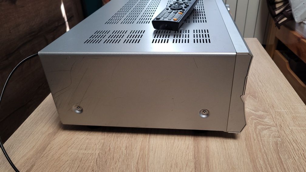 Amplituner Onkyo TX-SR606