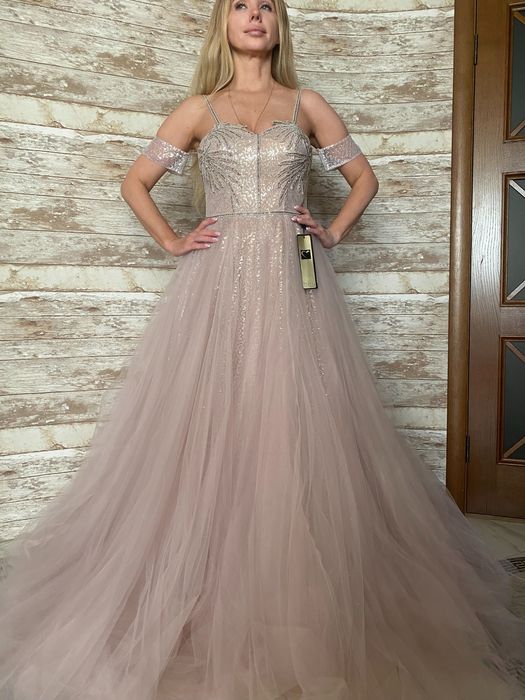 Хвастаюся сукнею