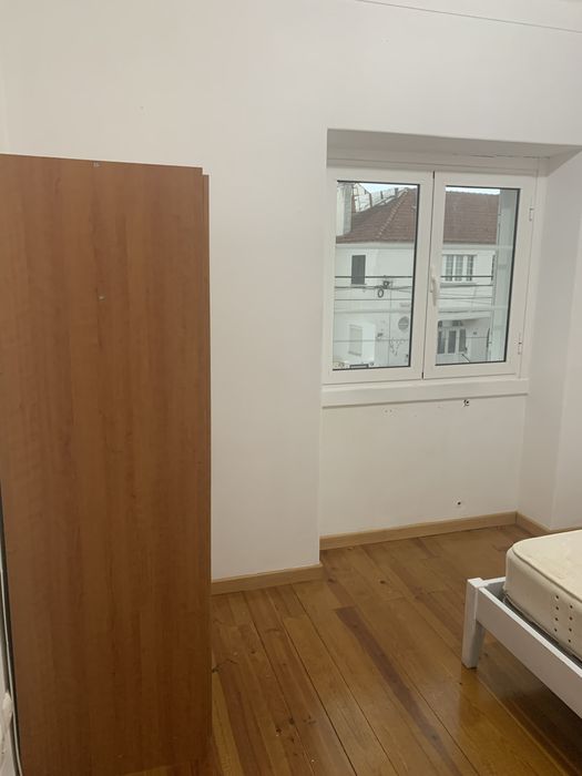 Quarto na Encarnação perto Metro