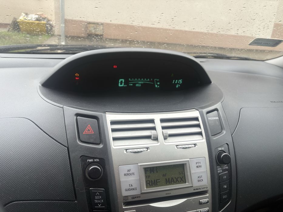 Toyota yaris 2  bez klimy zamiana