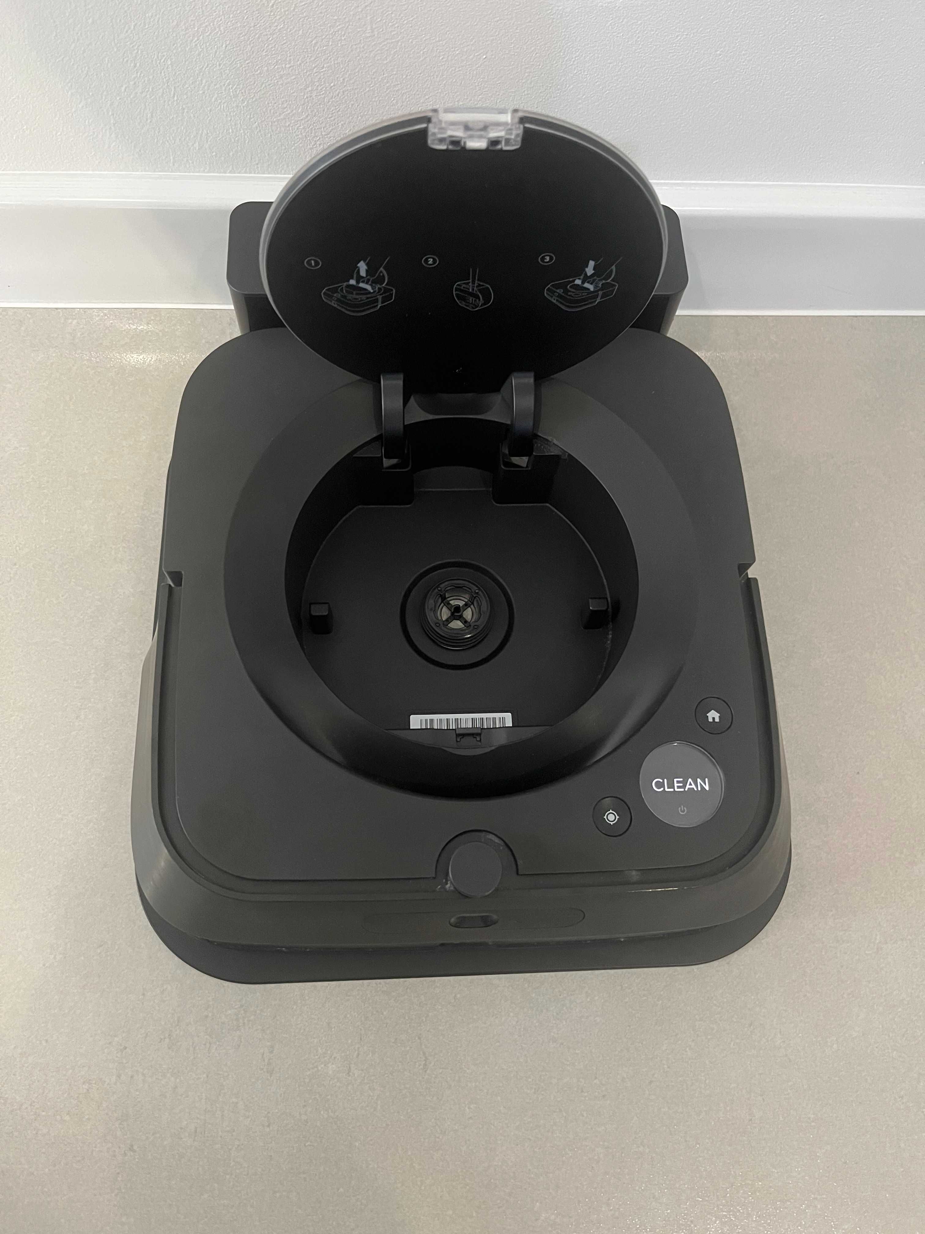 Robot mopujący iRobot Braava Jet M6 czarno-złoty [JAK NOWY]