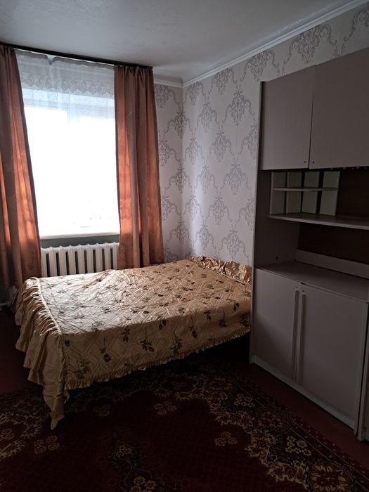 Кімната в гуртожитку Східна