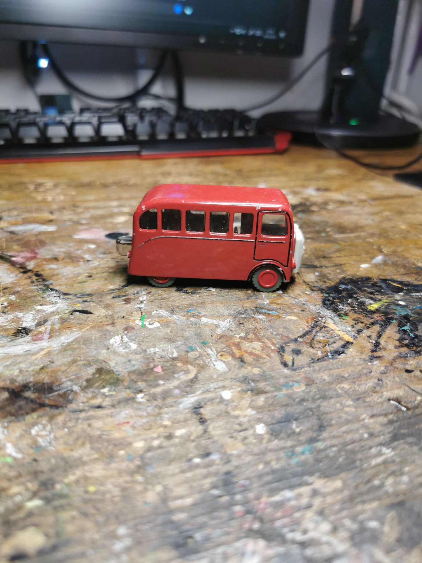 Tomek Lokomotywa Bertie Bus diecast metalowy