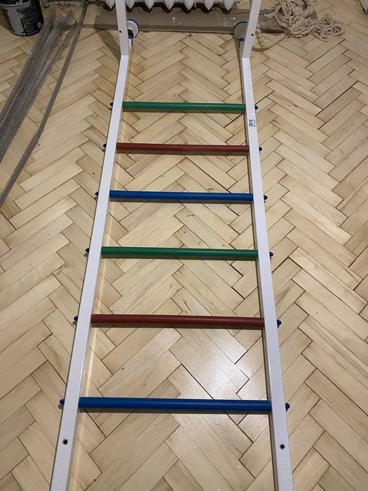 Шведська стінка з турніком, станком для пресу і брусьями