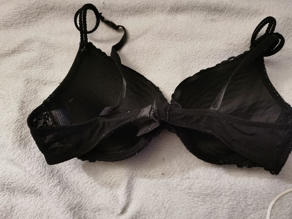 Biustonosz H&M b75 usztywniany czarny koronka, fiszbiny