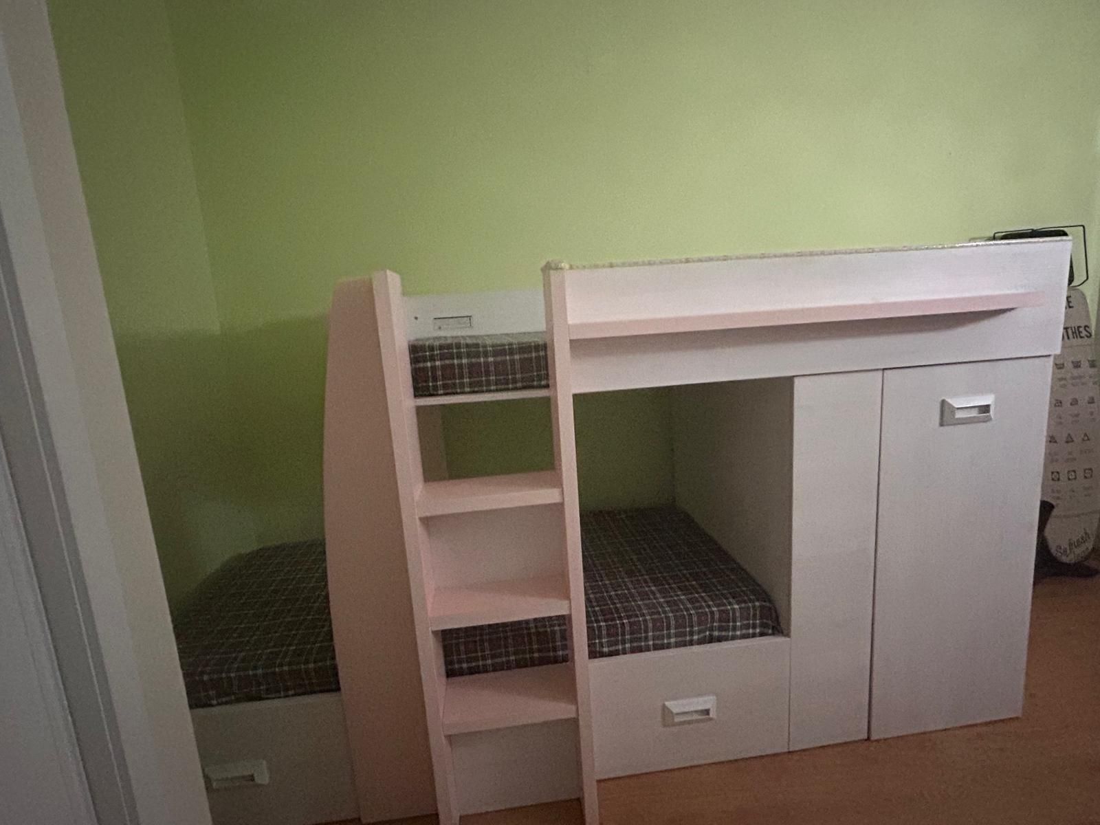 Beliche rosa, com armário e dois gavetões do IKEA. Como novo.