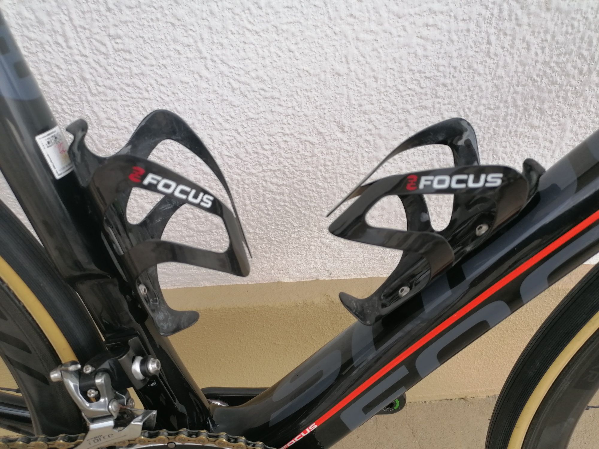 Vendo bicicleta Focus totalmente em carbono!