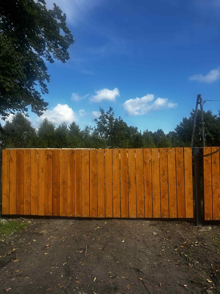 Bramy stalowo-drewniane na wymiar – solidne, trwałe, estetyczne!