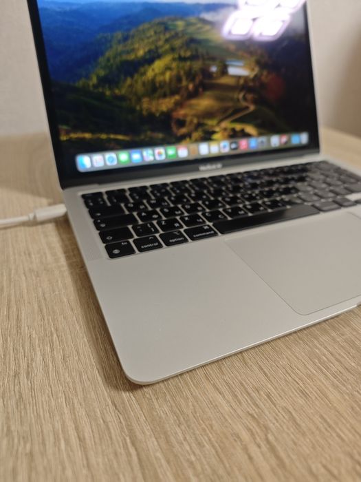 Macbook air m1 8/256