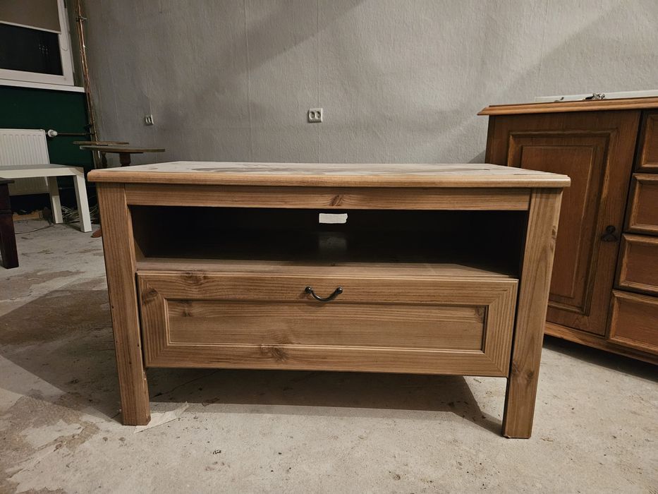 Szafka pod telewizor