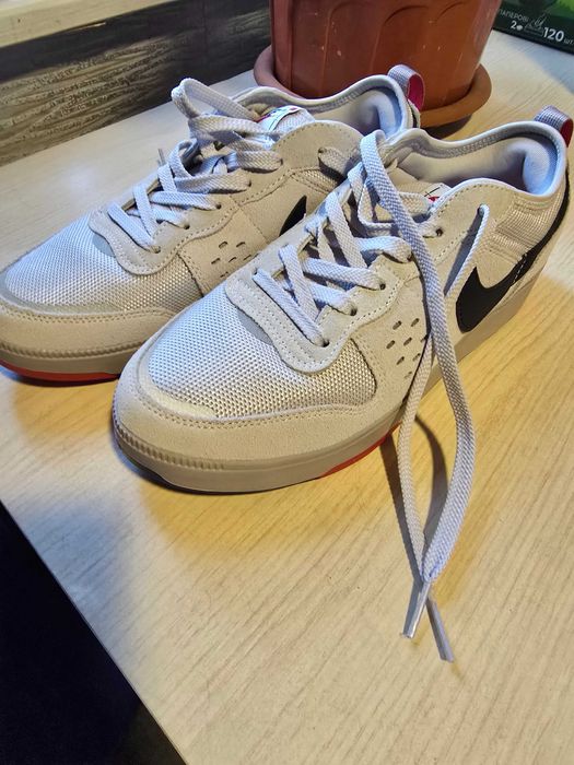 Кросівки жіночі Nike