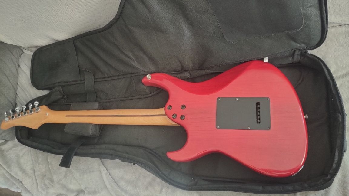 Sprzedam gitarę elektryczną Cort G210 TR
