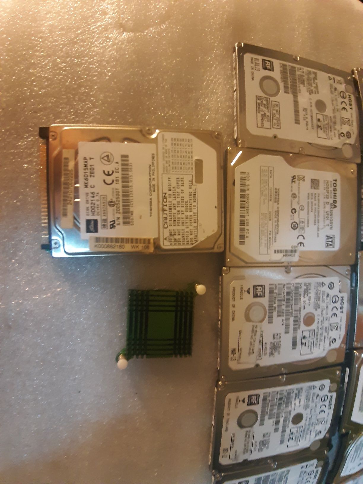 Várias peças para computafor