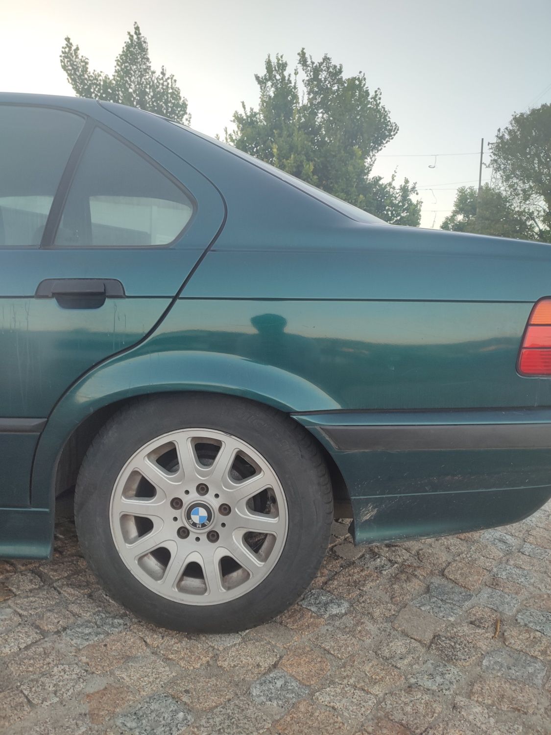 Carro Bmw 316   cilindrada  1600 gpl