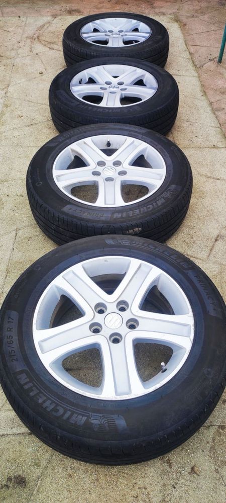 колеса Диски Suzuki R17 et45 5*114,3 + Літня гума Mishelin 215/65 R17