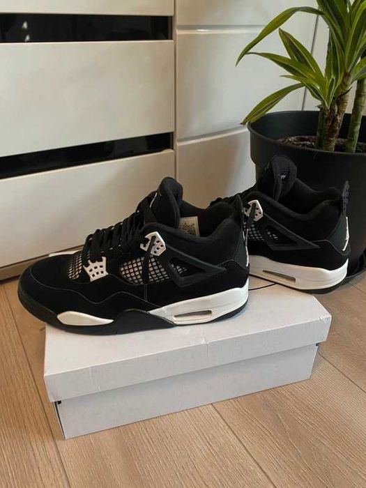 Buty Trampk Jordan 4 Retro Thunder White R.46