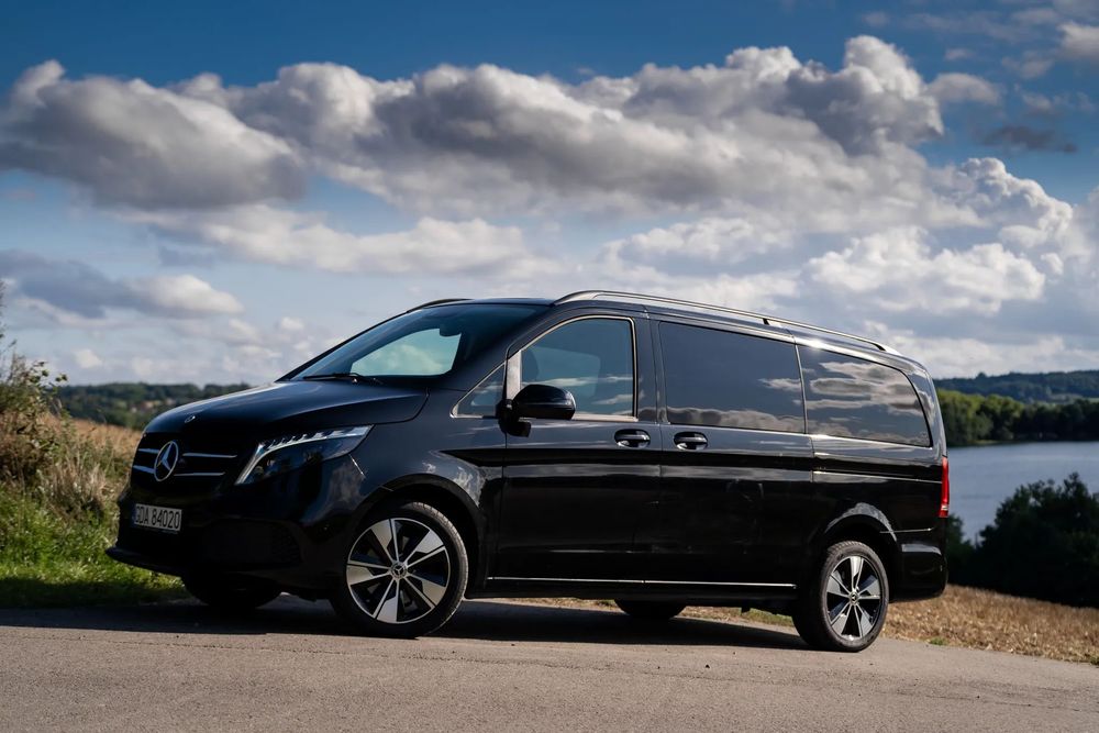 Mercedes-Benz Klasa V Mercedes-Benz Klasa V 250d 4-Matic 9G-Tronic (dlugi) 7 osobowa