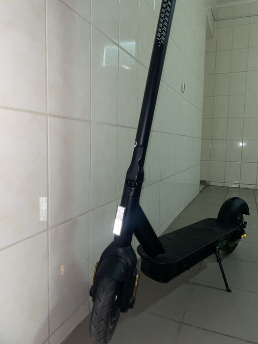 Электросамокат не дорого, ездила на нем раз 5, в отличном состоянии