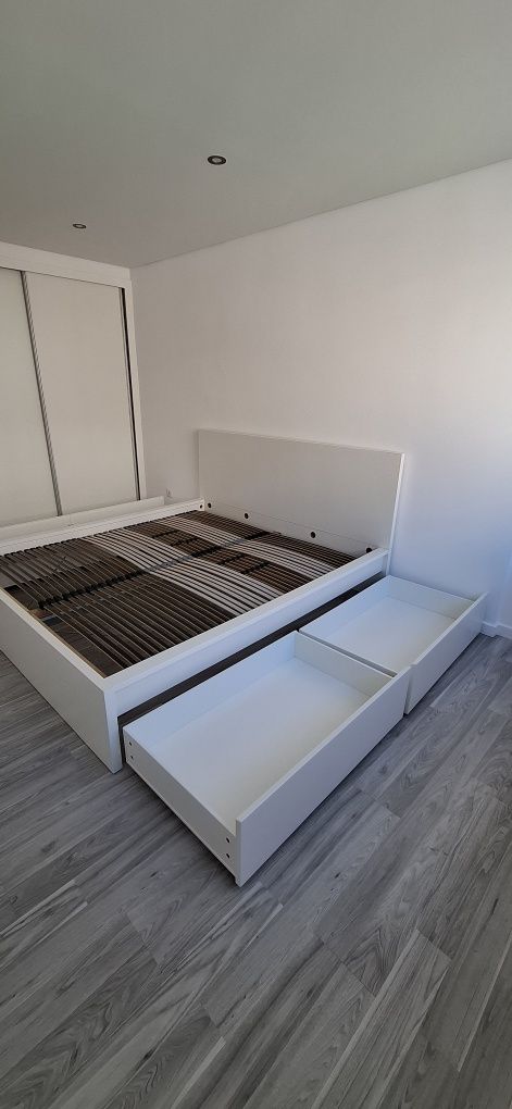 Cama IKEA MALM 180x200 cm, com 4 gavetões